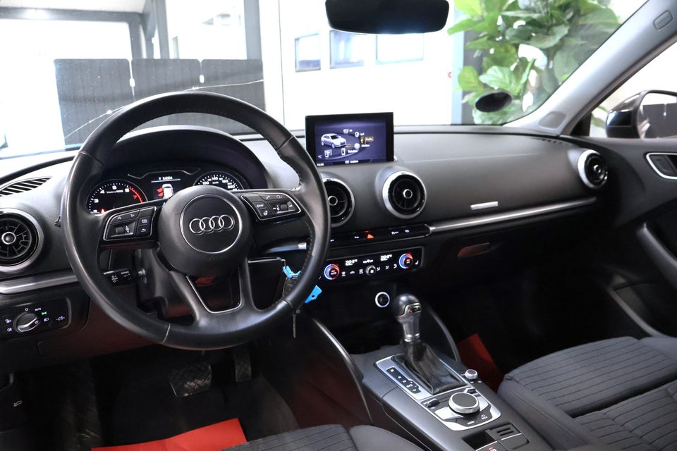 Audi A3 35 TFSi Sport Limited Sportback S-tr. 5d