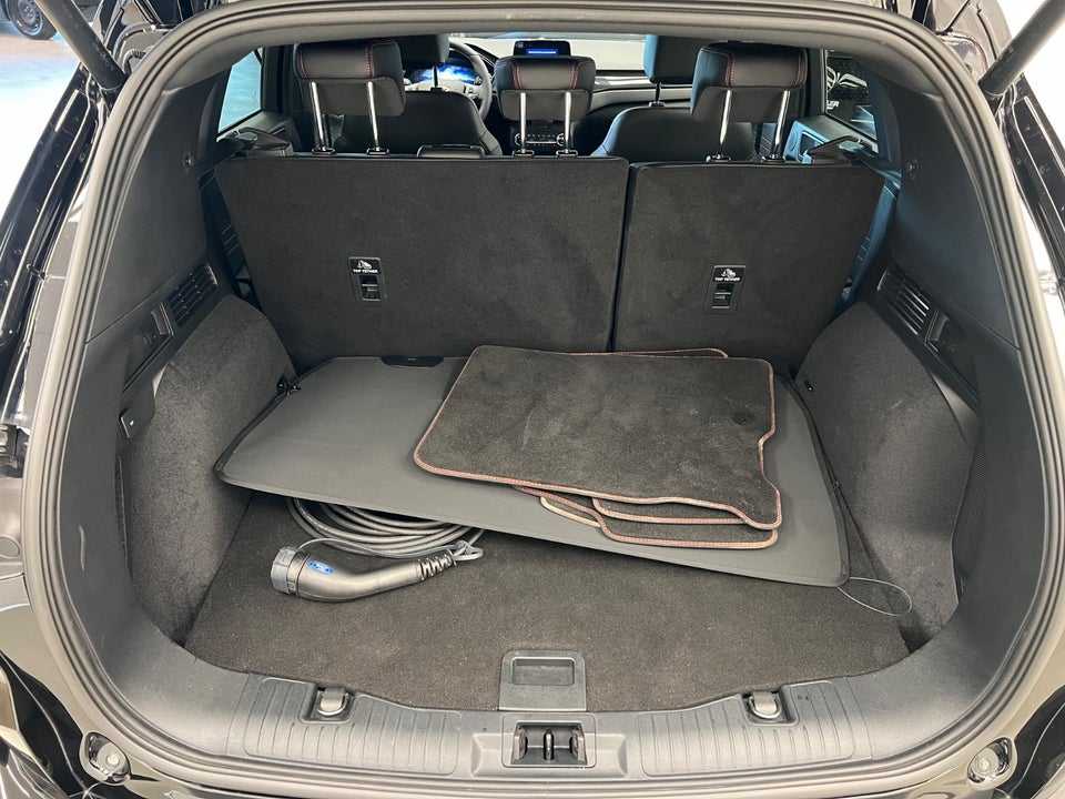 Ford Kuga 2,5 PHEV ST-Line X CVT 5d