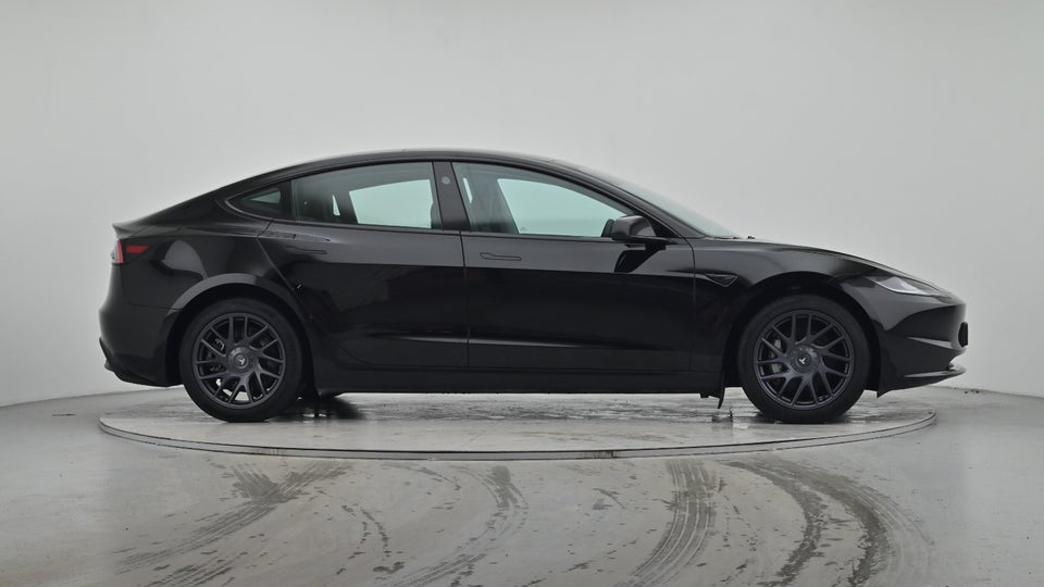 Tesla Model 3 RWD 4d