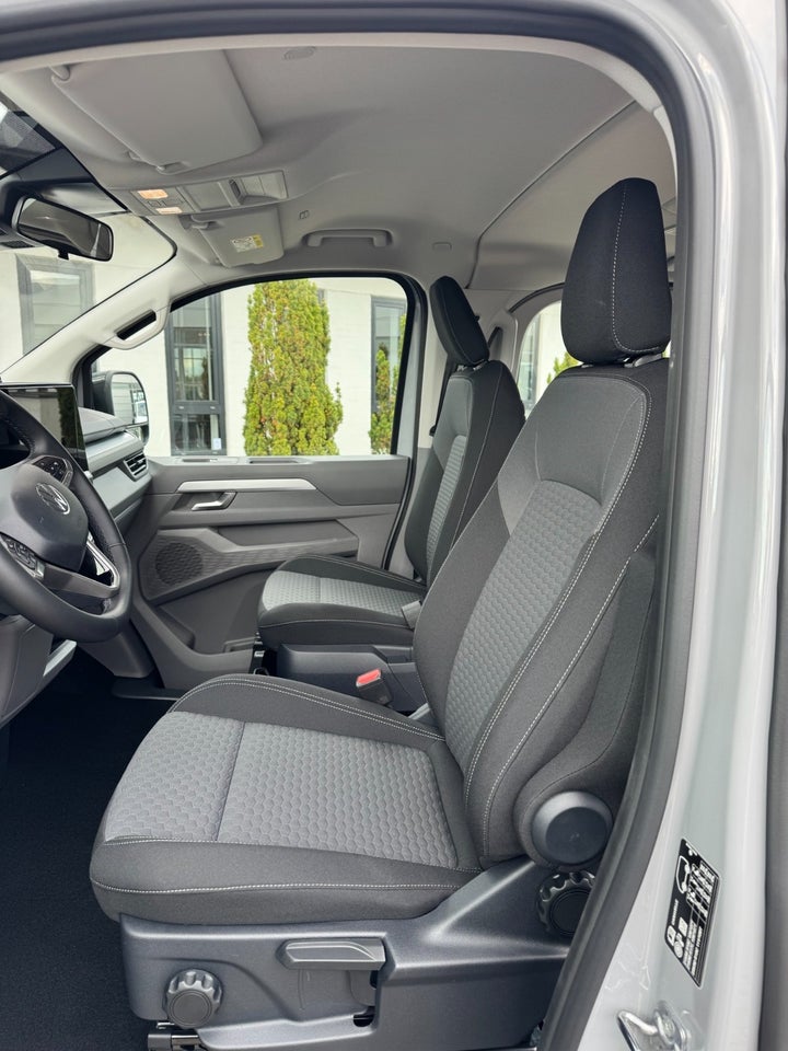 VW e-Caravelle 71 Life LWB