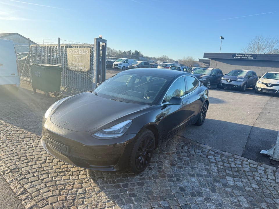 Tesla Model 3 Standard Range+ RWD 4d