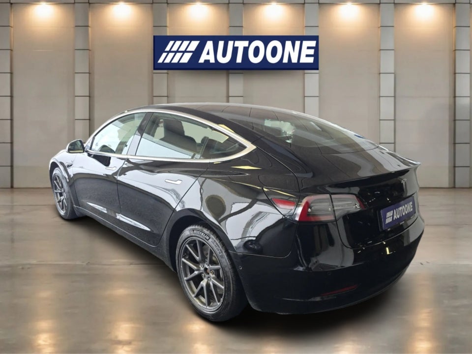 Tesla Model 3 Standard Range+ RWD 4d