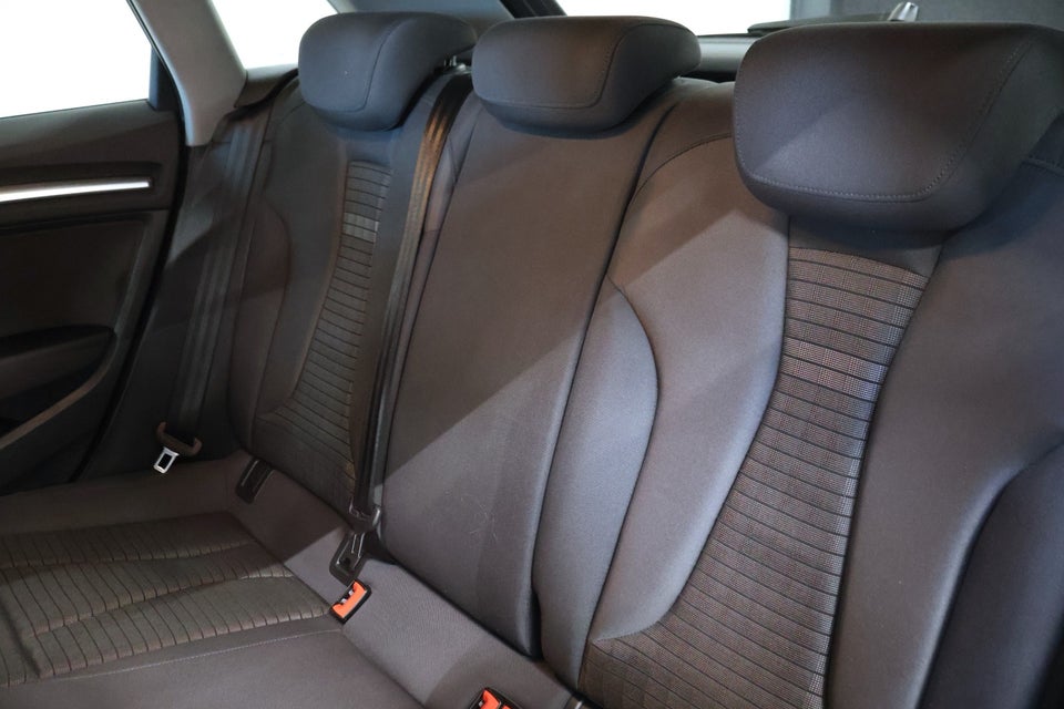 Audi A3 35 TFSi Sport Limited Sportback S-tr. 5d