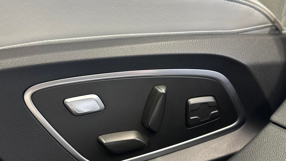 Renault Scenic E-Tech 87 Iconic 5d