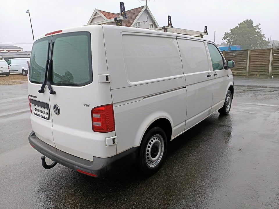 VW Transporter 2,0 TDi 114 Kassevogn lang BMT