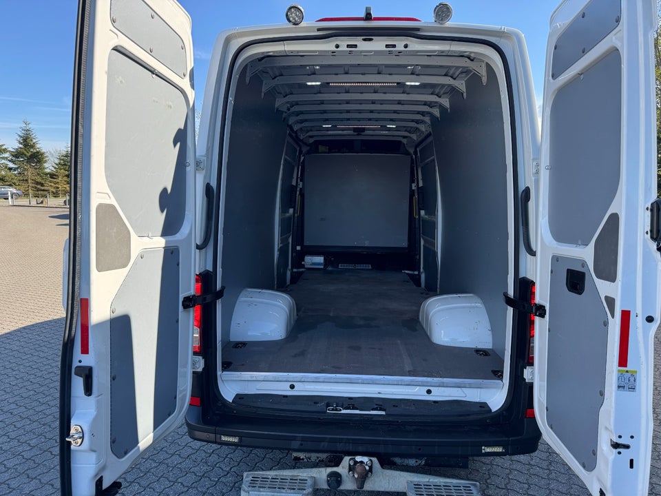 VW Crafter 50 2,0 TDi 177 Kassevogn L4H3 aut.