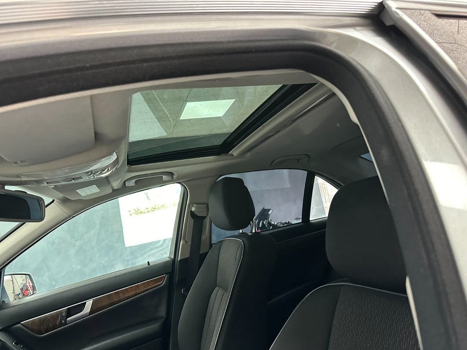 Mercedes C220 2,2 CDi Elegance BE 4d