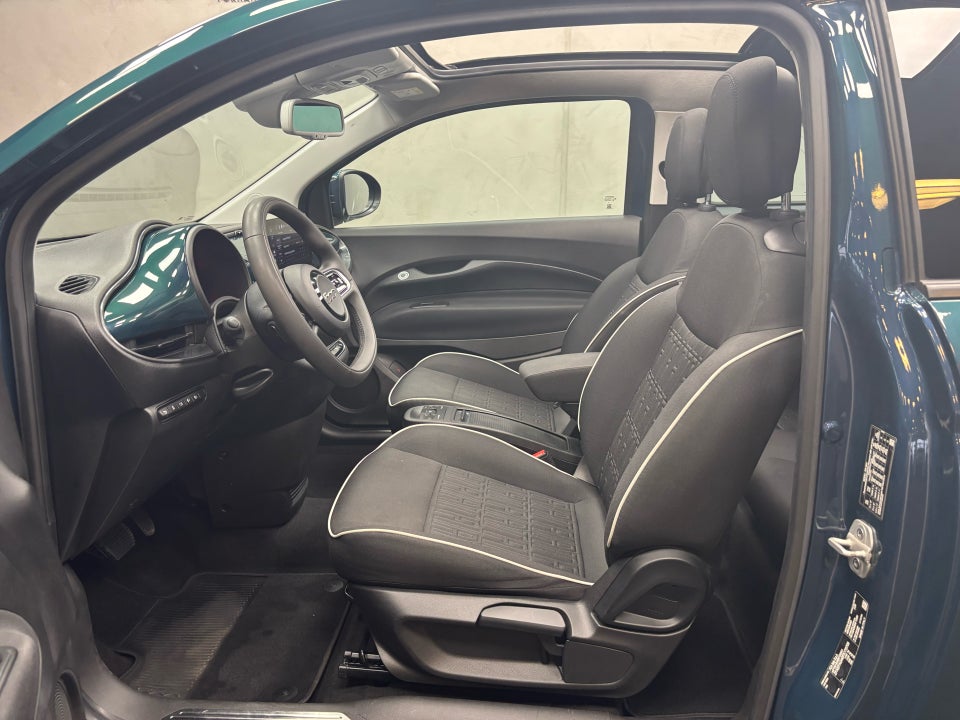 Fiat 500e 42 Icon Cabrio 2d