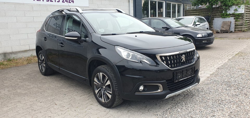Peugeot 2008 1,2 PureTech 130 Selection Sky 5d