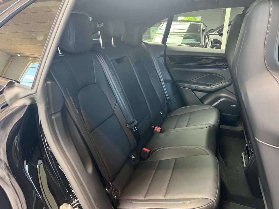 Porsche Macan 5d