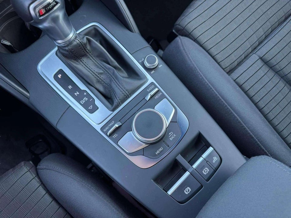 Audi A3 35 TFSi Sport Limited plus Cabriolet S-tr. 2d