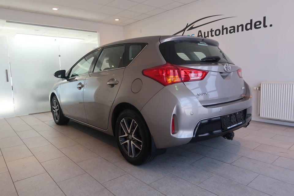 Toyota Auris 1,6 T2+ 5d