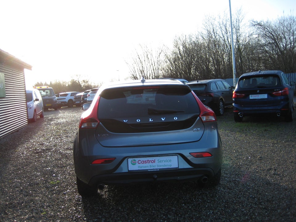 Volvo V40 2,0 D3 150 Momentum aut. 5d