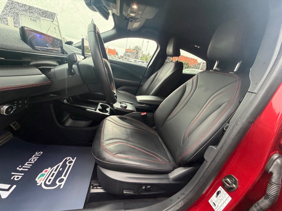 Ford Mustang Mach-E 88 Extended Range AWD 5d