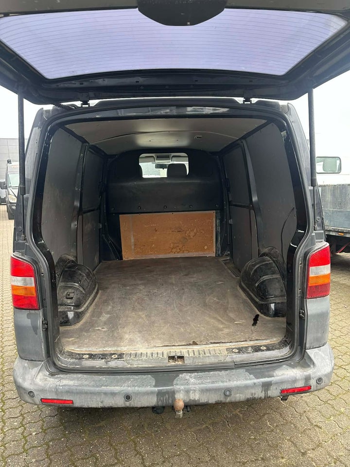 VW Transporter 2,5 TDi 130 Kassevogn aut. kort 4d