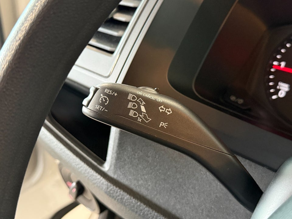 VW Transporter 2,0 TDi 102 Kassevogn kort