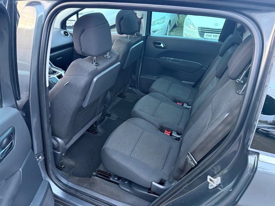 Peugeot 5008 1,6 HDi 110 Premium 7prs 5d