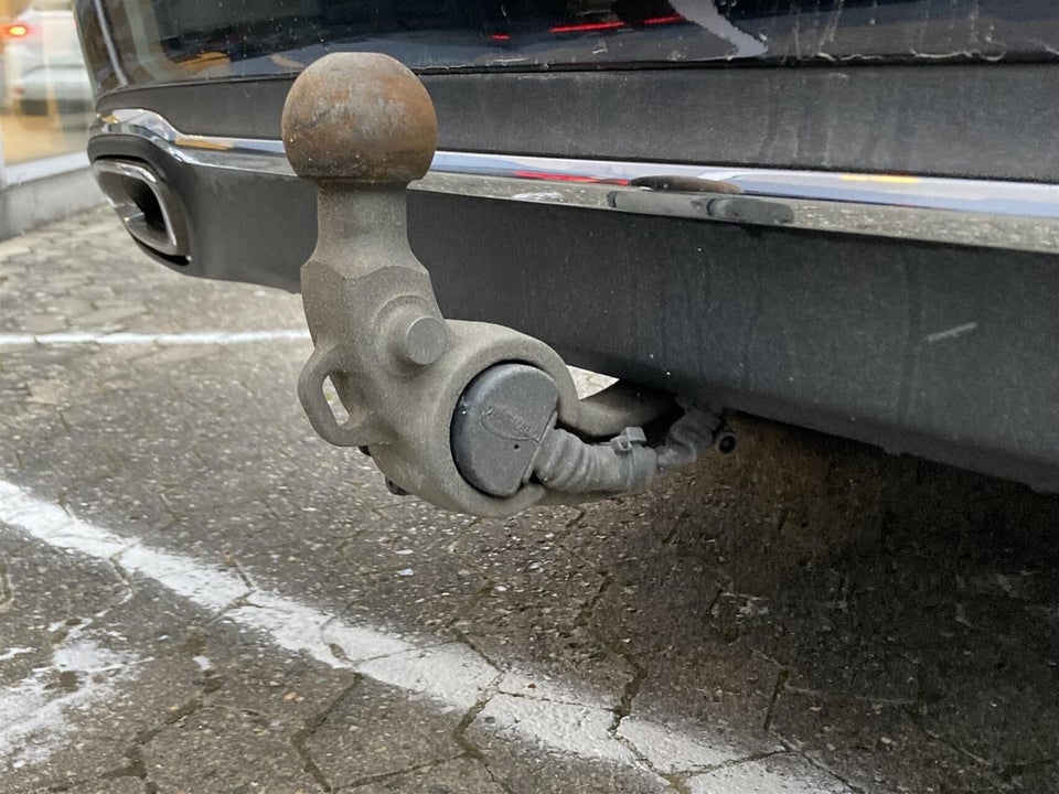 Mercedes E300 e 2,0 AMG Line stc. aut. 5d