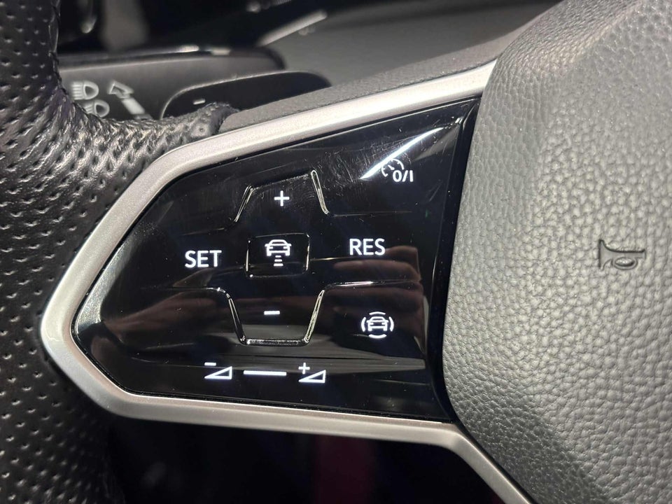 VW Golf VIII 1,4 GTE DSG 5d