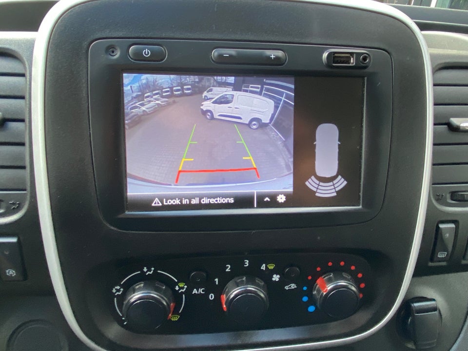 Renault Trafic T29 2,0 dCi 120 L2H1