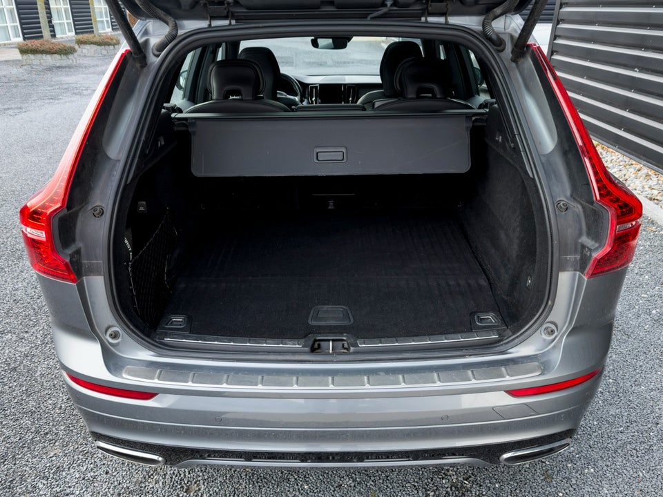 Volvo XC60 2,0 T8 390 R-Design aut. AWD 5d