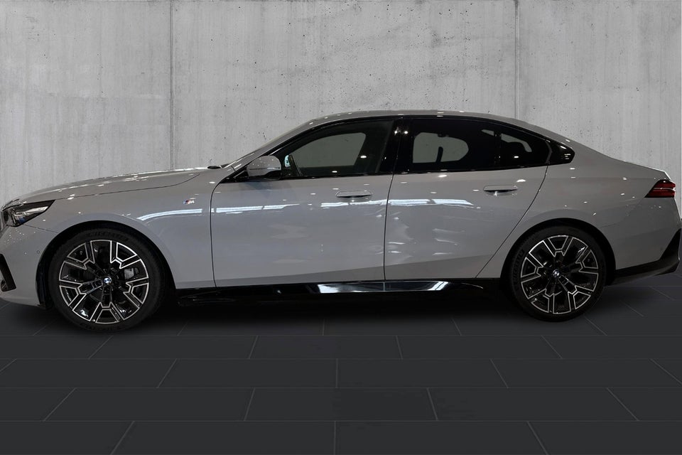 BMW i5 eDrive40 Fully Charged 4d