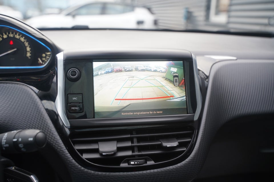 Peugeot 2008 1,2 PureTech 110 Prestige Sky 5d