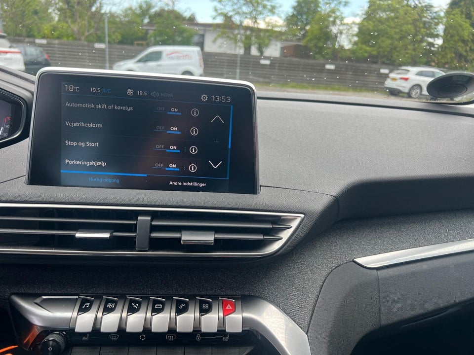 Peugeot 3008 1,6 Hybrid Allure Limited EAT8 5d