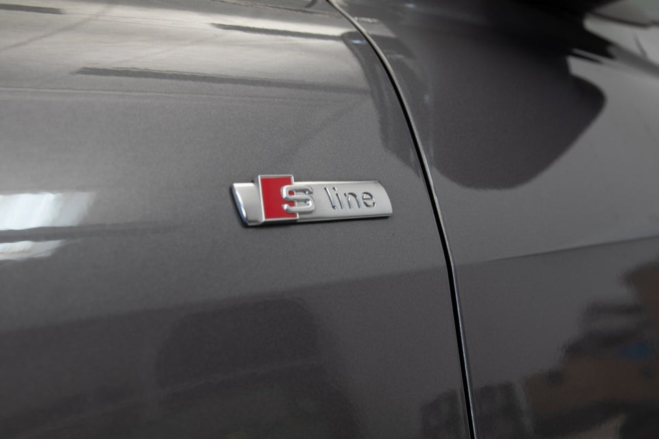 Audi Q4 e-tron 50 S-line quattro 5d