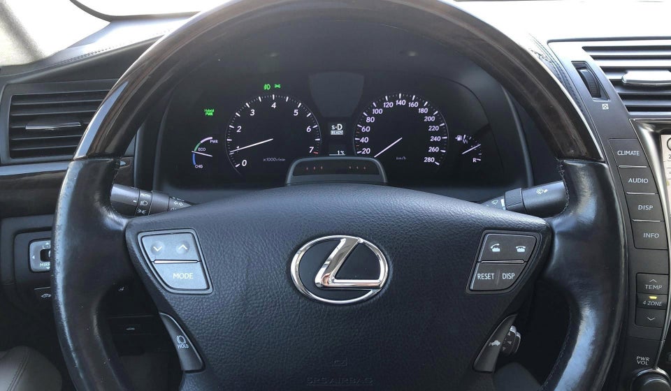 Lexus LS600h L 5,0 Wellness aut. 4d