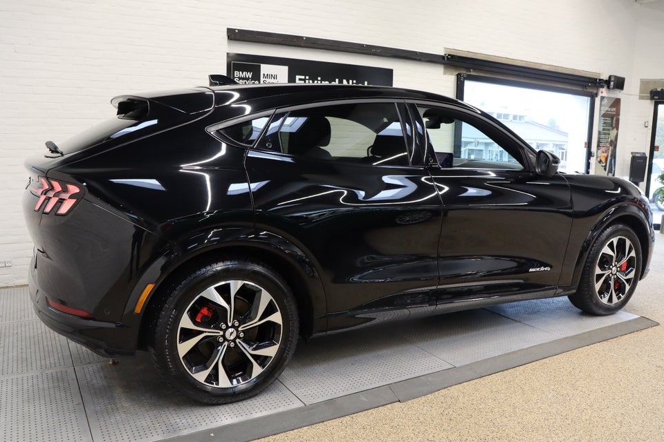 Ford Mustang Mach-E 75 Standard Range AWD 5d