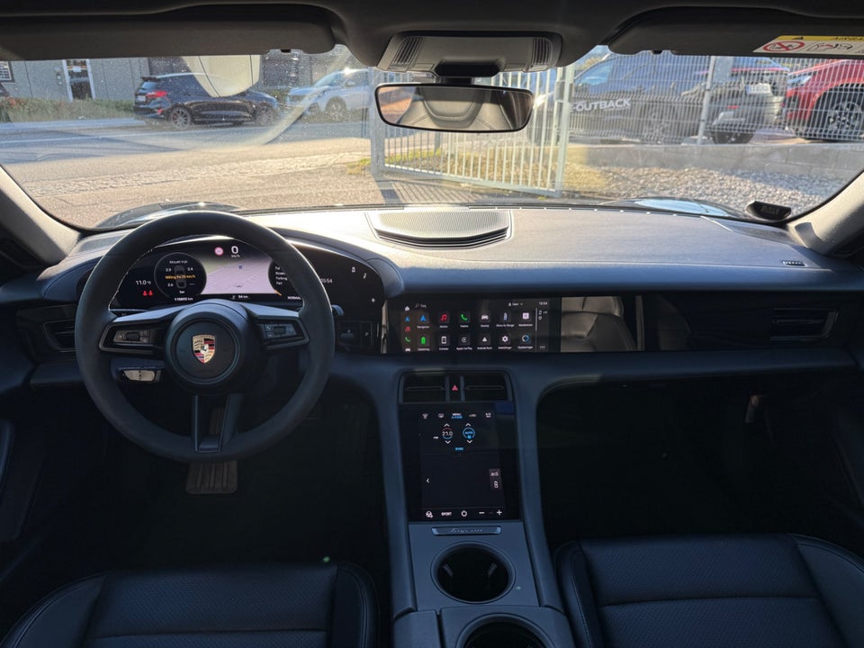 Porsche Taycan Performance+ 4d
