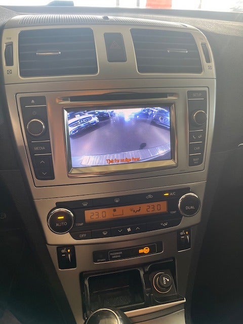 Toyota Avensis 1,8 VVT-i T2 Premium stc. 5d