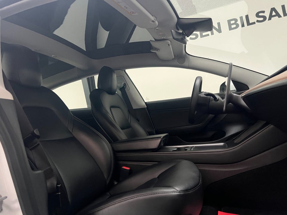 Tesla Model 3 Standard Range+ RWD 4d