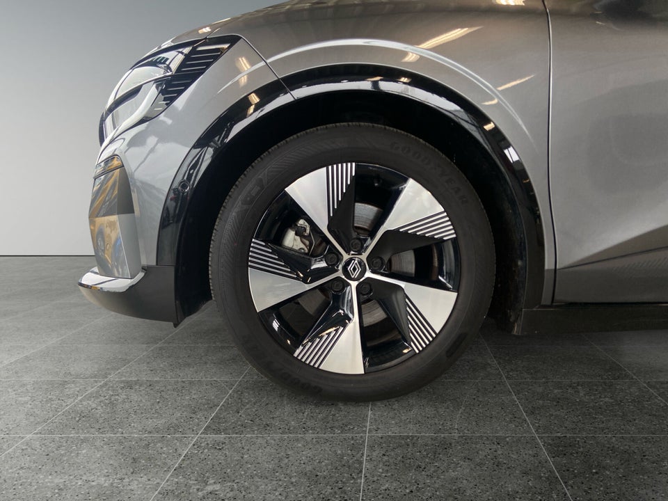 Renault Megane E-Tech 40 Equilibre 5d