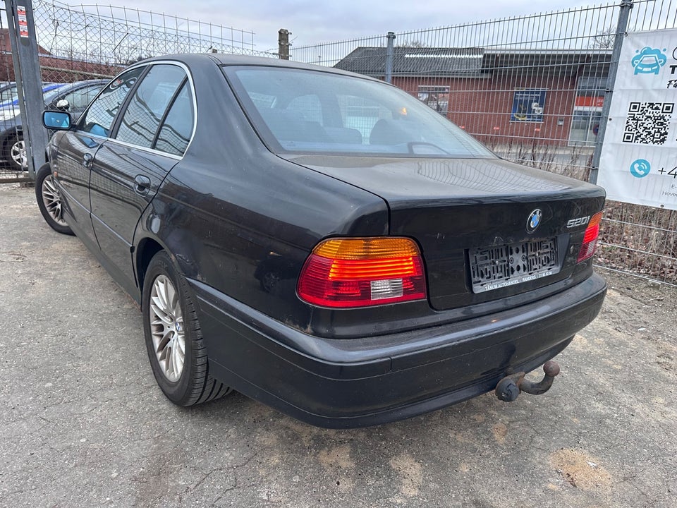 BMW 520i 2,2 4d