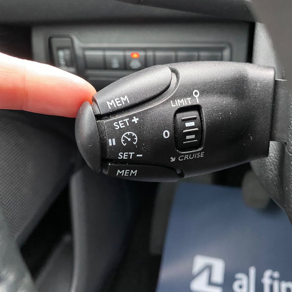 Peugeot 308 1,5 BlueHDi 130 Style SW 5d