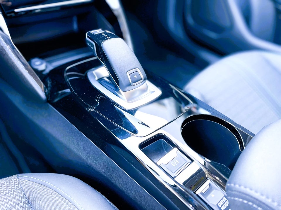 Peugeot 2008 1,2 PureTech 130 Active Limited EAT8 5d