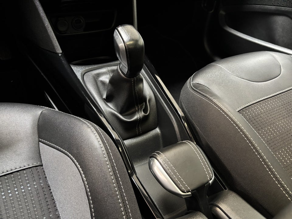 Peugeot 2008 1,5 BlueHDi 100 Allure Sky 5d