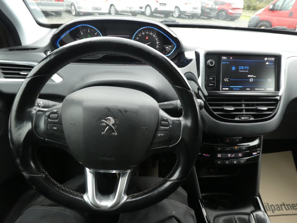Peugeot 2008 1,6 BlueHDi 100 Allure Sky 5d