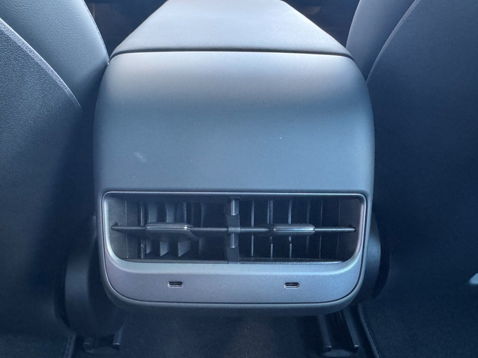 Tesla Model 3 Long Range AWD 4d