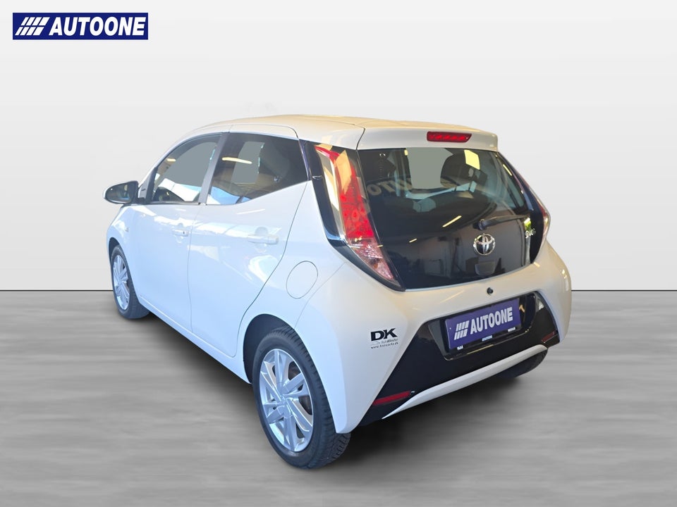 Toyota Aygo 1,0 VVT-i x-press x-shift 5d