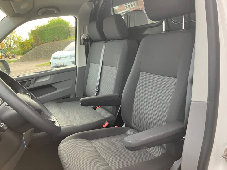 VW Transporter 2,0 TDi 150 Kassevogn DSG kort