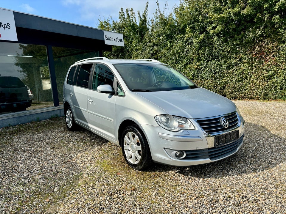 VW Touran 2,0 TDi 140 Trendline DSG 5d