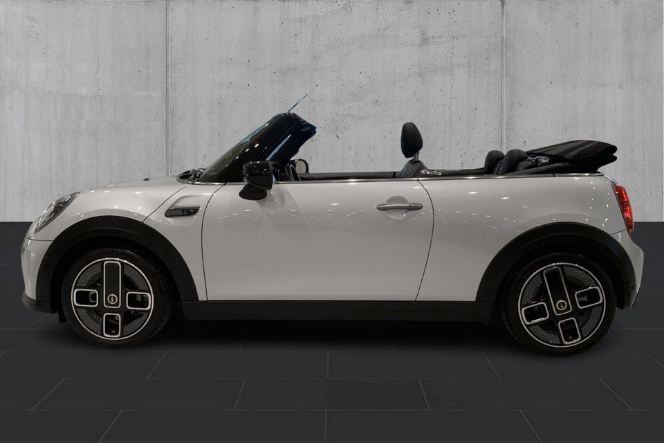 MINI Cooper SE Cabriolet 2d