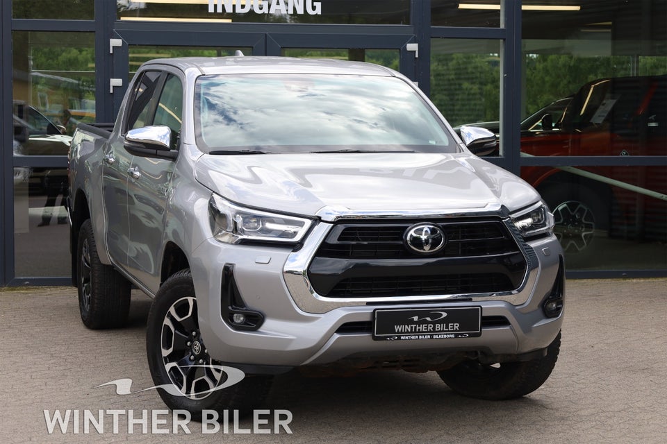 Toyota HiLux 2,8 D T4 Invincible Db.Kab aut. 4d
