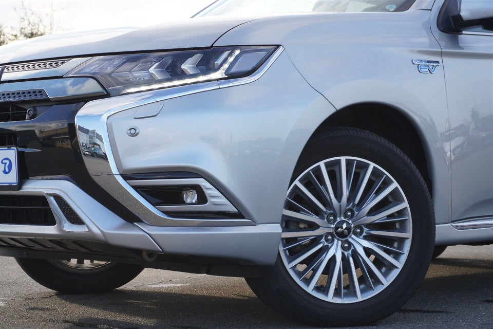 Mitsubishi Outlander 2,4 PHEV Intense CVT 4WD 5d