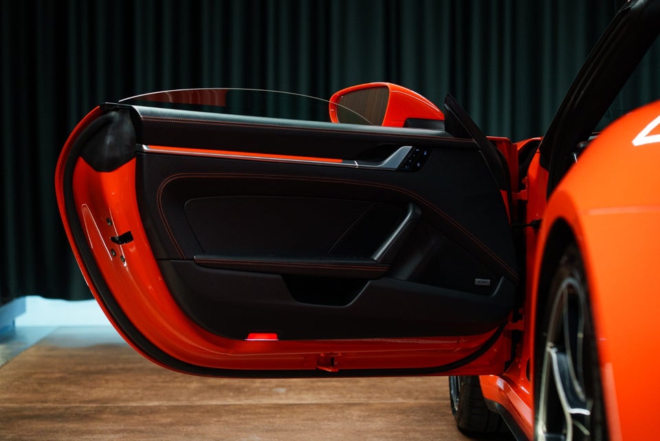 Porsche 911 Turbo S 3,8 Cabriolet PDK 2d