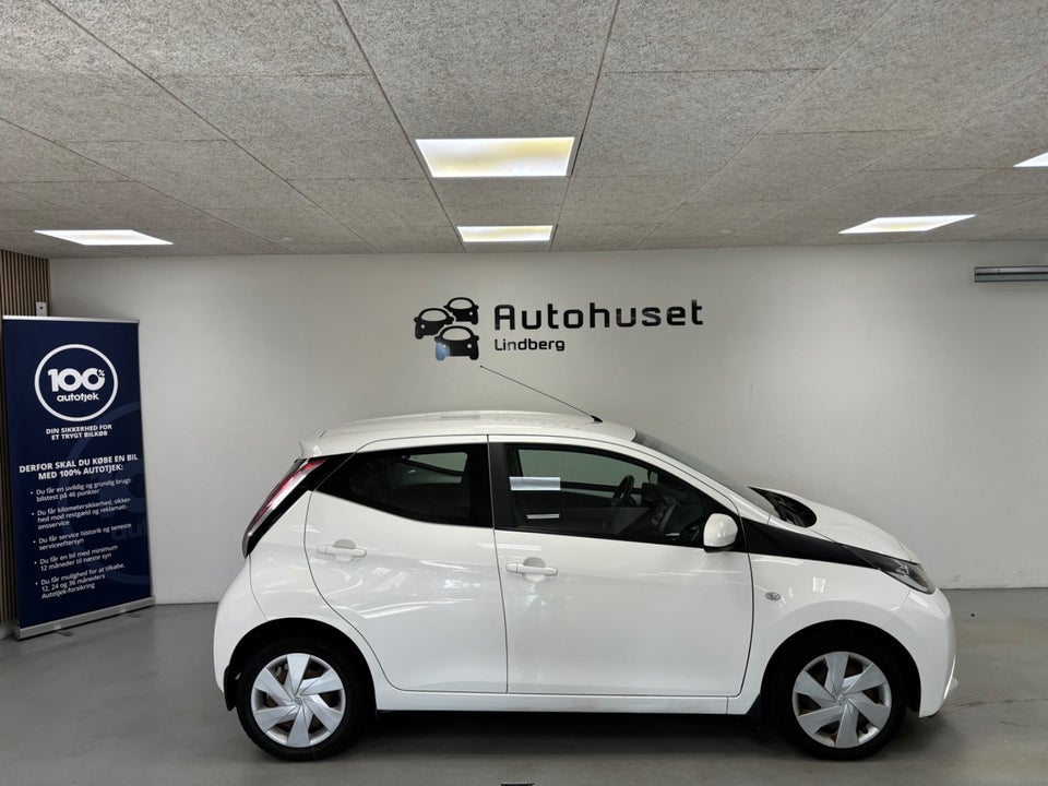 Toyota Aygo 1,0 VVT-i x-white 5d