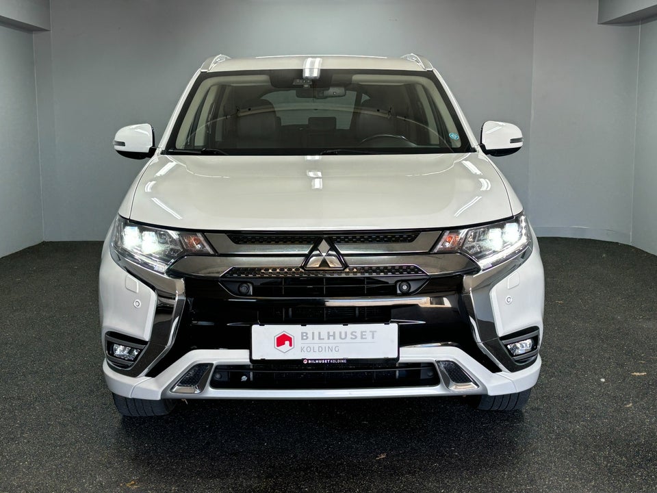 Mitsubishi Outlander 2,4 PHEV Intense CVT 4WD 5d